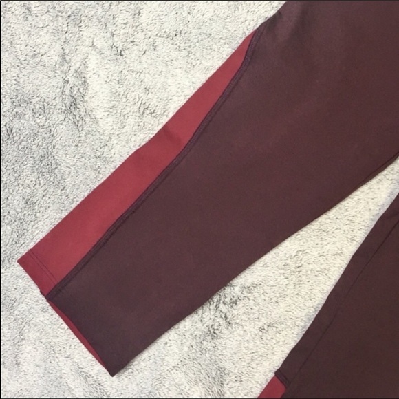 Theory 38 Cropped Maroon Leggings - Picture 3 of 8